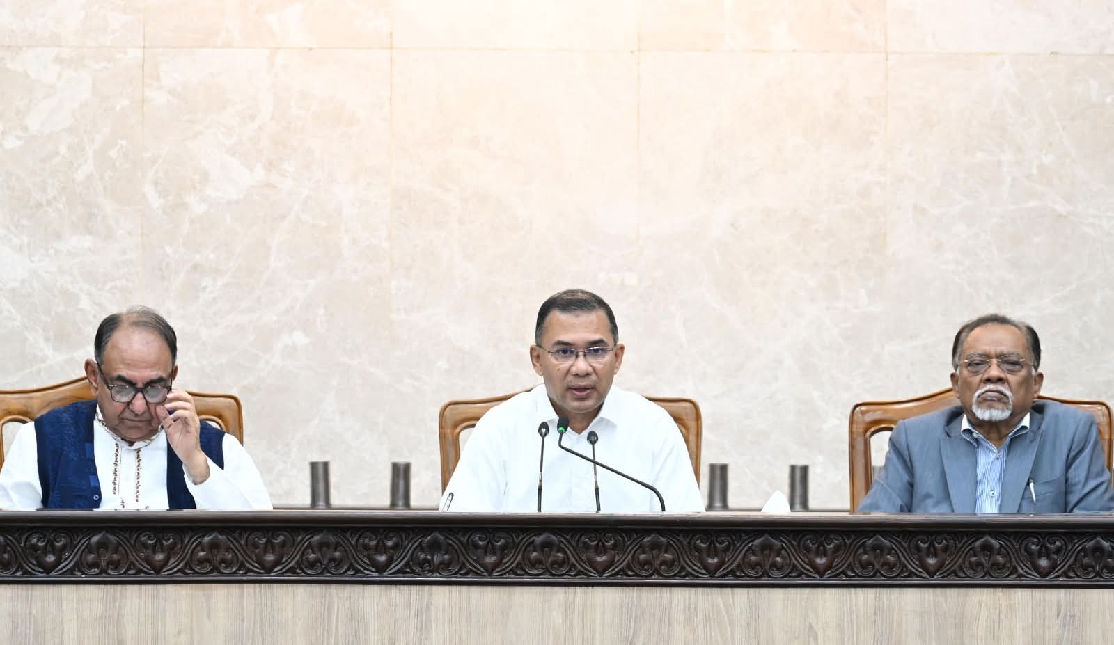 তেজগাঁওয়ে নিজ কার্যালয়ের কর্মকর্তা-কর্মচারীদের সঙ্গে প্রধানমন্ত্রীর মতবিনিময় সভা