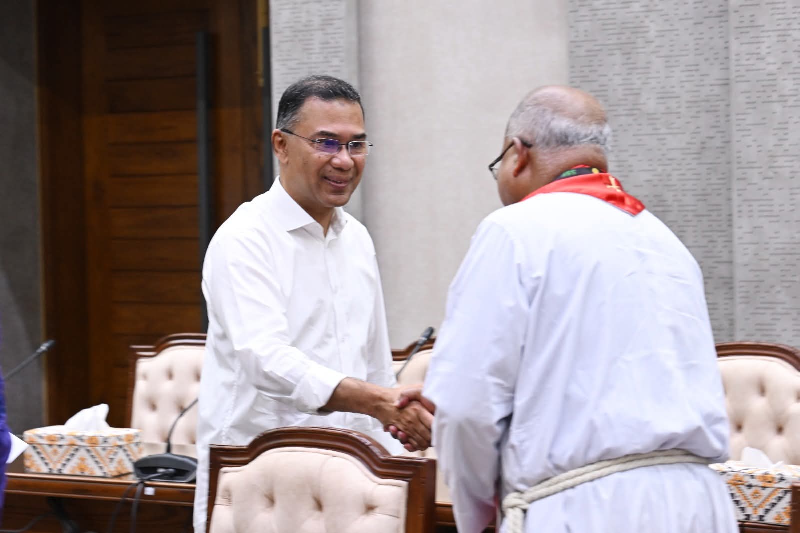 ‘ইস্টার সানডে’ উপলক্ষে প্রধানমন্ত্রী তারেক রহমানের সঙ্গে প্রোটেস্ট্যান্ট চার্চের নেতৃবৃন্দের শুভেচ্ছা বিনিময়  