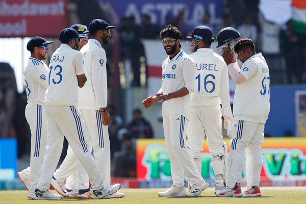 ধর্মশালায় তিন দিনে ইংল্যান্ডকে হারাল ভারত