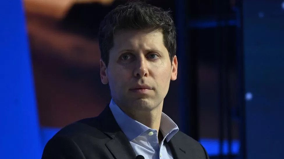 Sam Altman: Ousted OpenAI boss to return days after being sacked