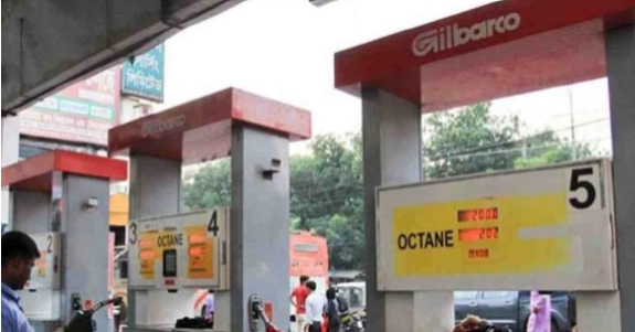 Most petrol pumps set up in Dhaka city flouting distance rule