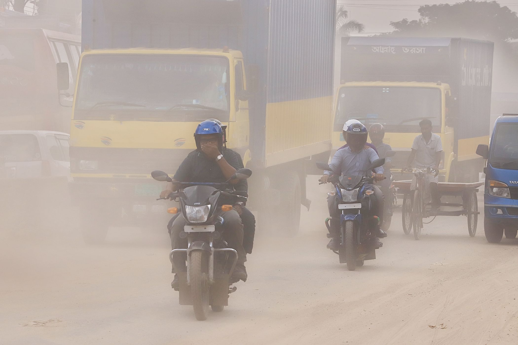 Dhaka’s air quality  5th worst globally this morning