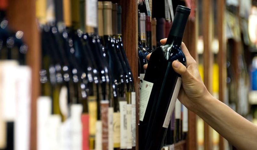 Saudi Arabia opens first liquor store for non-Muslim diplomats