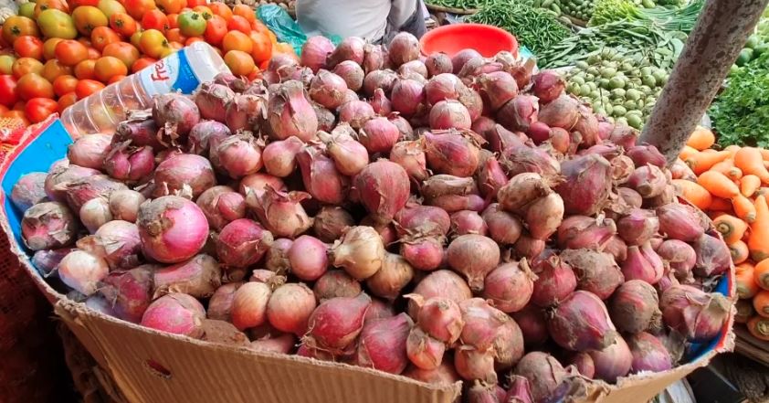Onion prices cooling down in Faridpur markets