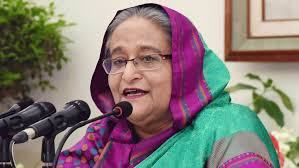 দুই কানের একটিতে শুনতে পান না; মাইক ব্যবহার করতে বললেন শেখ হাসিনা