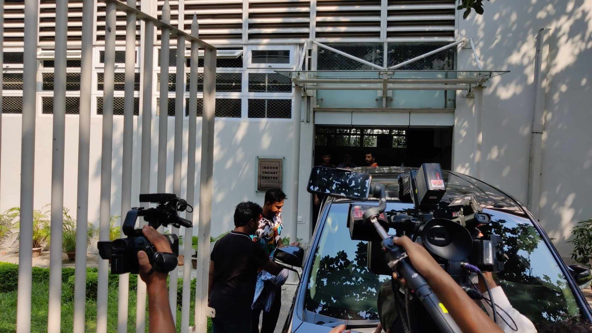 সাকিবকে ভুয়া, ভুয়া বললেন সমর্থকরা!