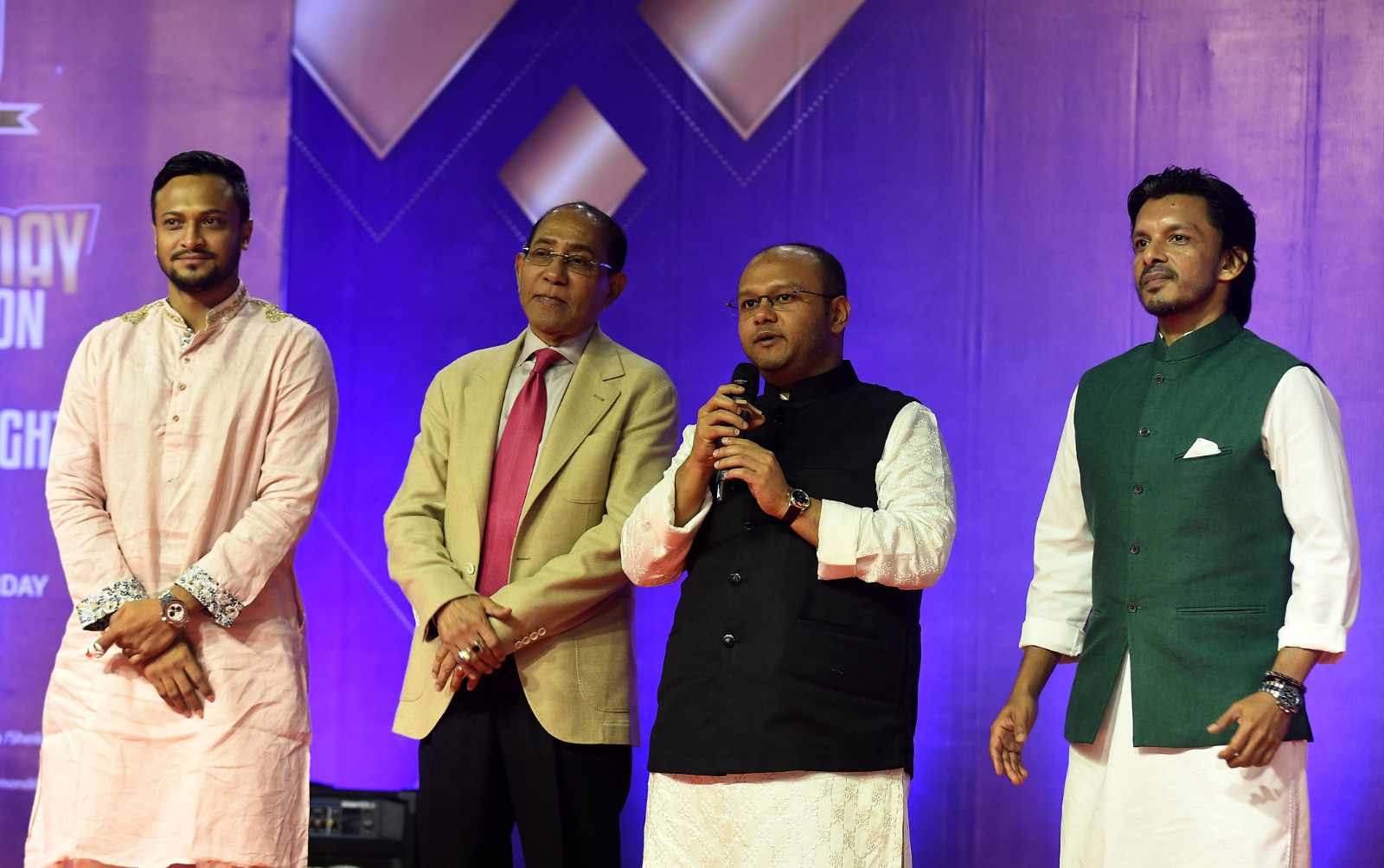 সাকিব শেষ জামালে