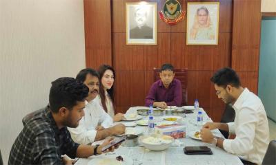 ডিবি কার্যালয়ে কেন অপু বিশ্বাস!