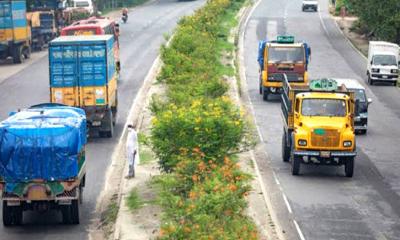 Dhaka-Ctg highway renovation work suspended for Eid