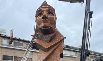 বিশ্বের প্রথম হিজাব পরা নারীর ভাস্কর্য  ব্রিটেনে