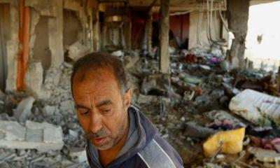 Gaza war: Journalist at Al-Shifa says many people have now left the hospital carrying white flags
