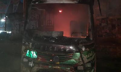 Bus set on fire in Dhaka’s Jatrabari ahead of 48-hr countrywide blockade