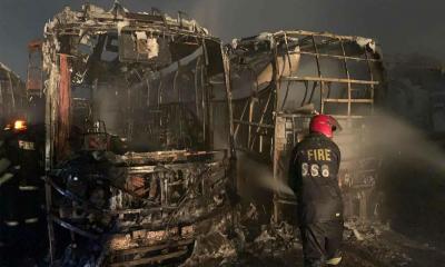 ডেমরায় গ্যারেজে পুড়ল ১৪ বাস