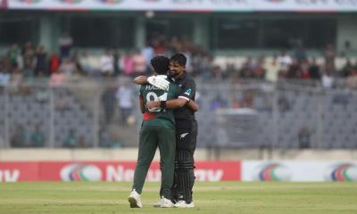 মানকাডিং আউট: লিটন ফিরিয়ে আনলেন সোধিকে