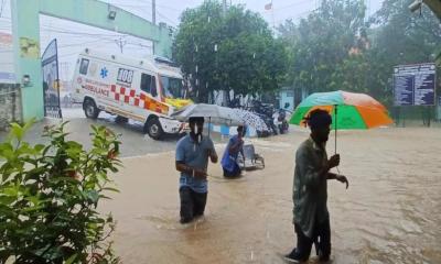 At least 6 people died as heavy rains from Tropical Cyclone Michaung hit India‍‍`s coasts