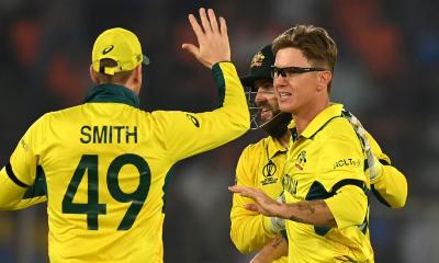 ইংল্যান্ডকে হারিয়ে শেষ চারের কাছে অস্ট্রেলিয়া