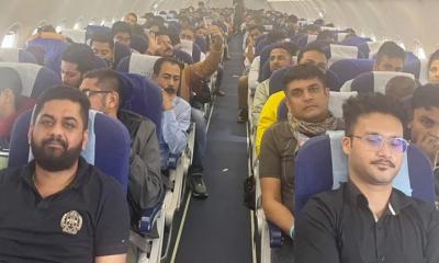 ঢাকায় ভারতীয় উড়োজাহাজের জরুরি অবতরণ, কয়েক ঘণ্টা আটকা যাত্রীরা