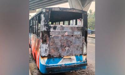 Bus set on fire amid dawn-to-dusk hartal, blockade in Ctg