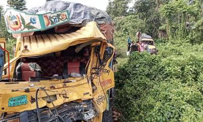 13 people killed in collision between truck and pick-up van in Sylhet: Fire Service