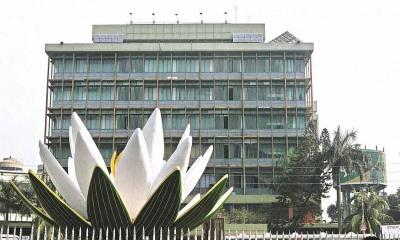 Bangladesh Bank flags high non-performing loans as major financial risk