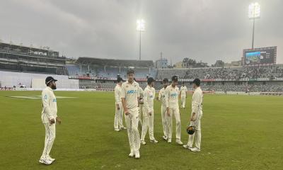 নিউজিল্যান্ড ১৩৭ রানের টার্গেটে ব্যাট করছে