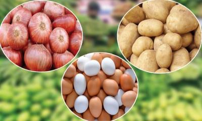 পরোয়া নেই সরকার নির্ধারিত দামের, বেশিতেই বিক্রি হচ্ছে ডিম-আলু-পেঁয়াজ