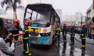 2 buses burnt in Dhaka during hartal