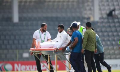 পায়ে আঘাত পেয়ে মাঠ ছাড়লেন জাকির