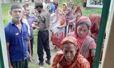 Khulna and Barishal city polls underway