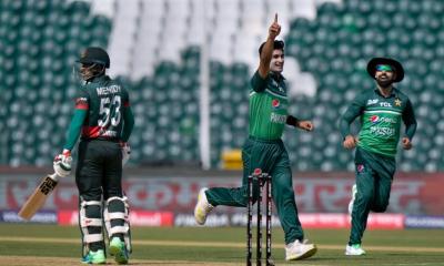 Bangladesh makes flying start with boundaries but under pressure after 10 overs