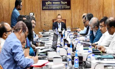 ডেঙ্গু বিস্তারের দায় চাপালেন বৃষ্টির ওপর