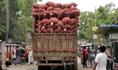 Indian onions start arriving through land ports as import resumes