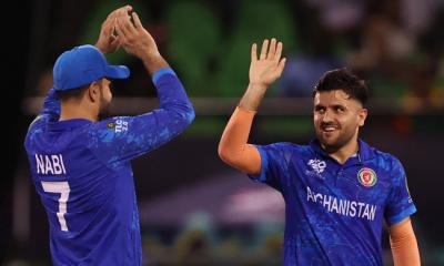ফারুকি ঝড়ে উড়ে গেল উগান্ডা