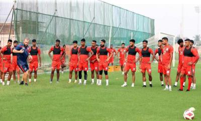 একদিন এগিয়ে  প্রীতি ম্যাচ