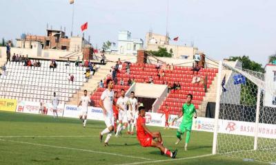 গোল মিসের মহড়া বাংলাদেশের