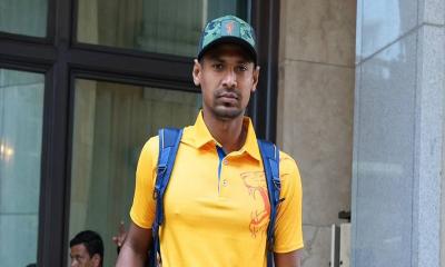 ভিসা করতে ঢাকায় মোস্তাফিজ