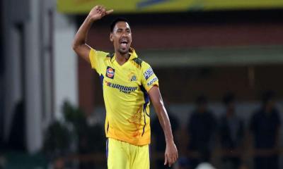 মোস্তাফিজের ৩০০