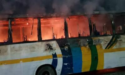 3 buses burnt in Dhaka on eve of return to blockade