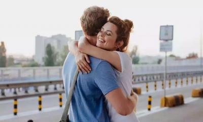 আজ আলিঙ্গনের দিন, প্রিয় মানুষকে নিবিড়ভাবে আলিঙ্গন করেছেন তো?