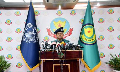 ভিসা নীতি নিয়ে বাংলাদেশ পুলিশের উদ্বিগ্ন হওয়ার কিছু নেই: ডিএমপি কমিশনার