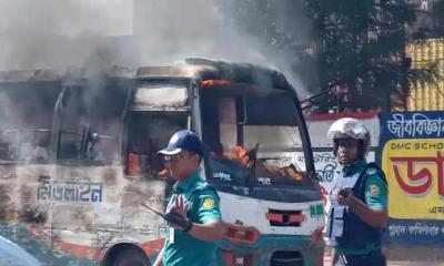 টানা তিন দিনের অবরোধে দেশের ৩৪ স্থানে অগ্নিসংযোগ