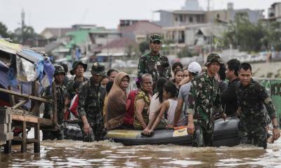 ইন্দোনেশিয়ায় বন্যা-আগ্নেয়গিরি: নিহতের সংখ্যা বেড়ে ৩৭