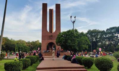 বান্ধবীকে নিয়ে রাতে হলে থাকায় জাবি ছাত্র বহিষ্কার