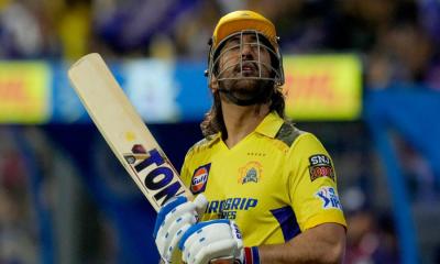 ওয়াংখেড়ে ও একজন ধোনি