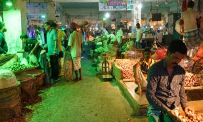 Why traders do not want to leave Karwan Bazar?