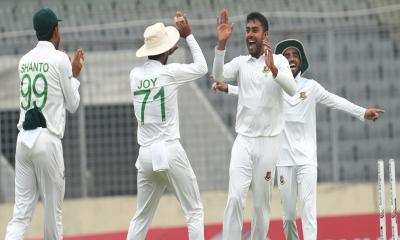 ঢাকা টেস্ট আবার শুরু