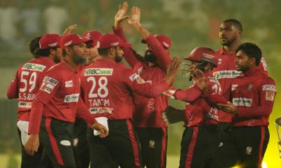 সাকিবের রংপুরকে বিদায় করে ফাইনালে তামিমরা