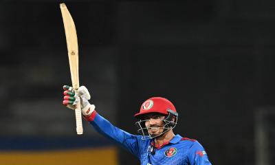 রেকর্ড গড়ে ভয় পাইয়ে দেন মুজিব