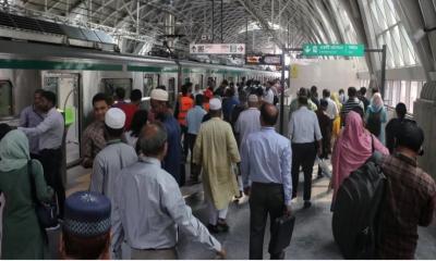 Dhaka Metro Rail crowded with commuters during 48hr blockade as Agargaon-Motijheel part starts operation
