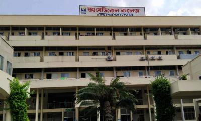 টাকার জন্য হাসপাতালে আটকে রাখায় শিশুর মৃত্যুর অভিযোগ